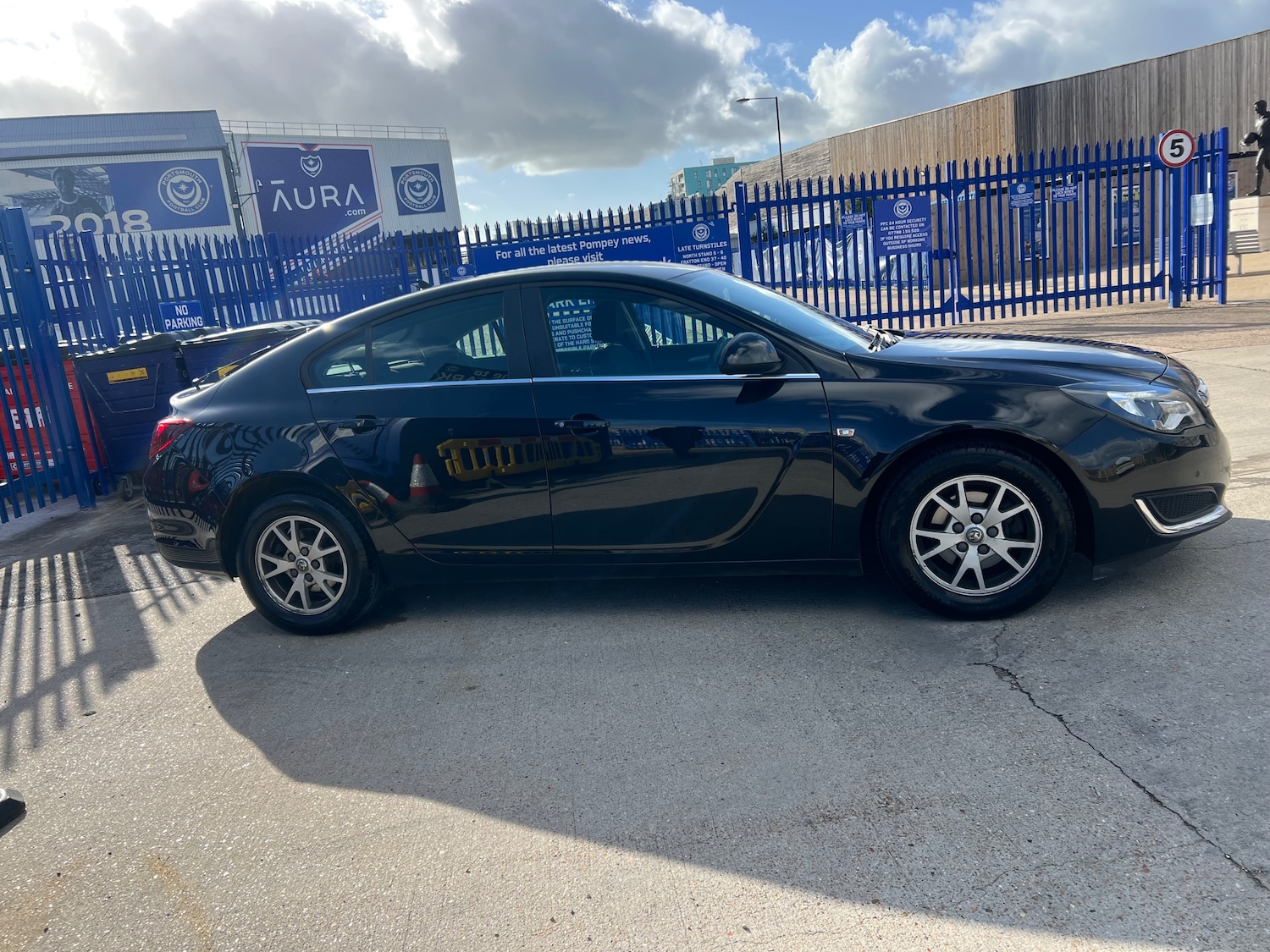 Used Vauxhall Insignia 2015 for sale - 76402638: Photo 3