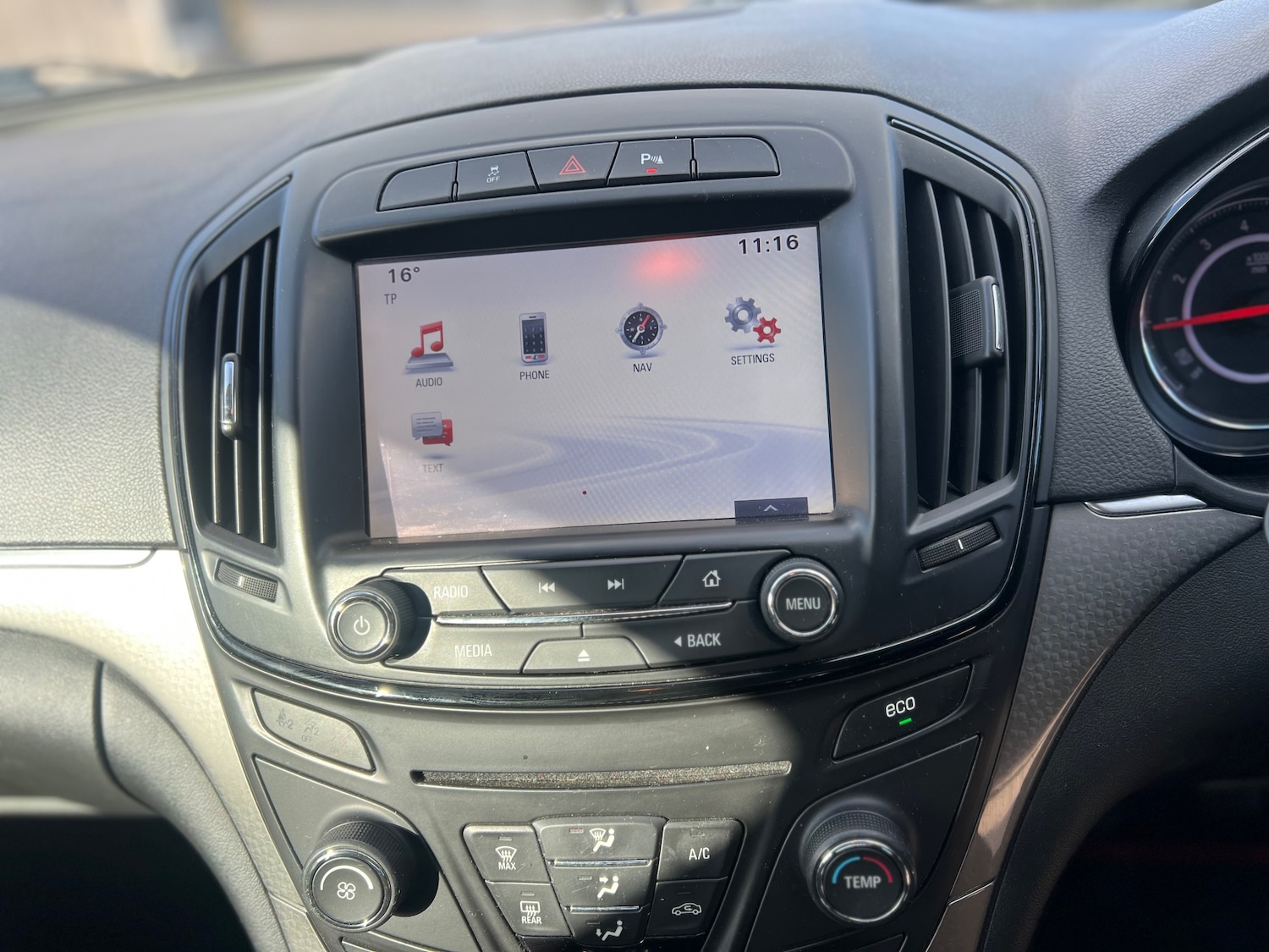 Used Vauxhall Insignia 2015 for sale - 76402638: Photo 9