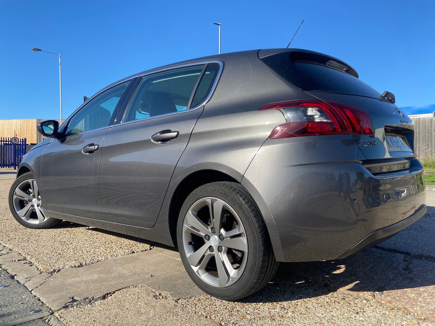 Used Peugeot 308 2018 for sale - 76402564: Photo 2