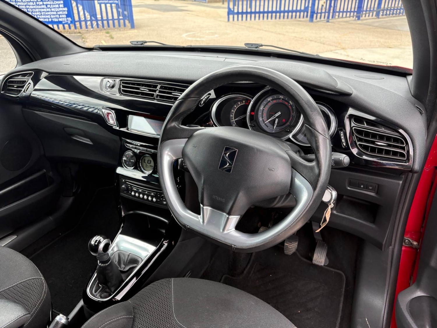 Used Citroen DS3 2015 for sale - 76402555: Photo 8