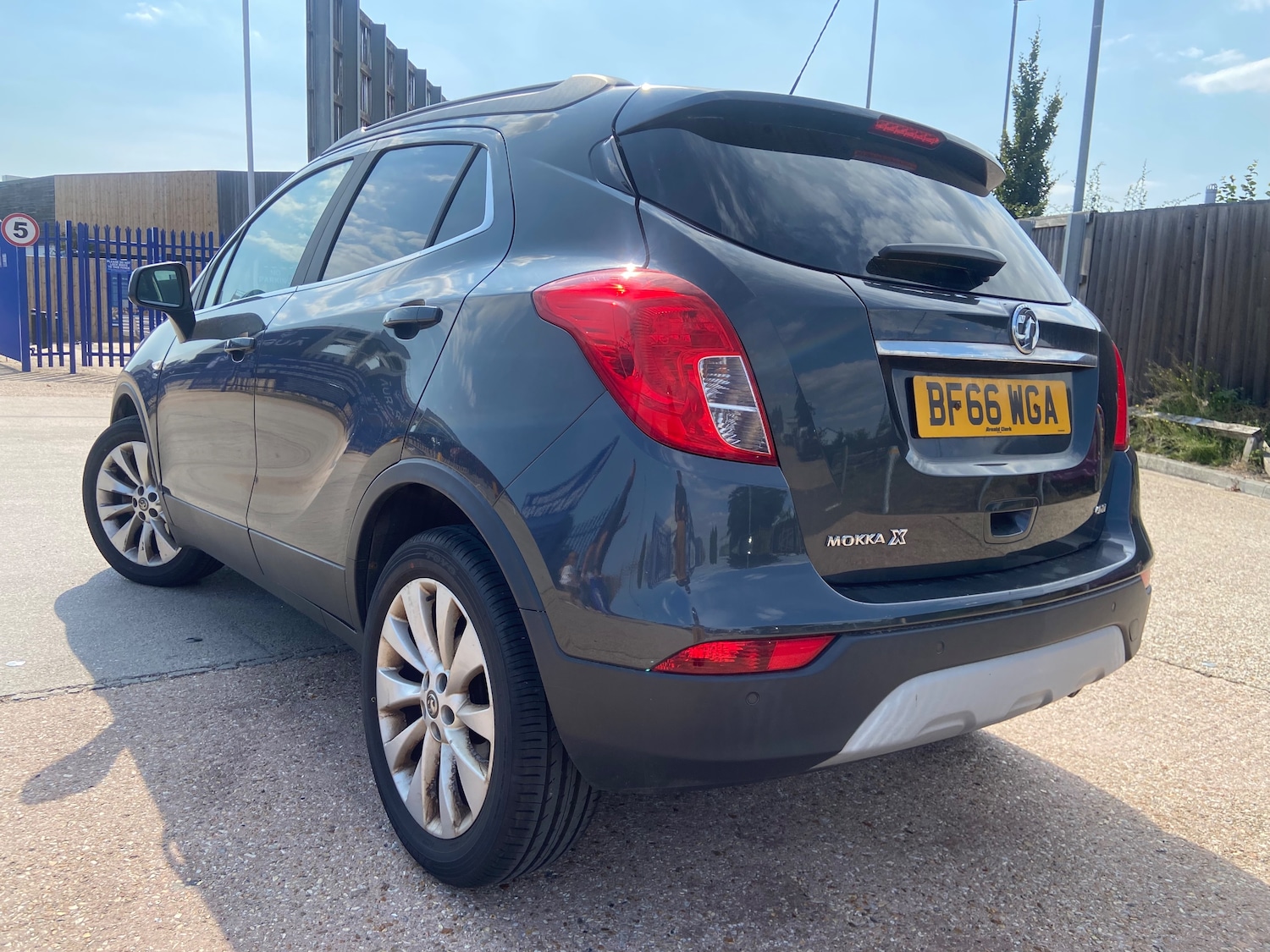 Used Vauxhall Mokka X 2017 for sale - 76402628: Photo 2