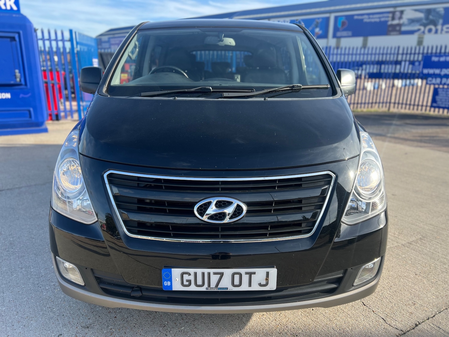 Used Hyundai i800 2017 for sale - 76402614: Photo 2