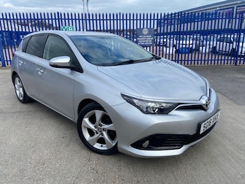 2016 (16) - 1.6 D-4D Design 5dr