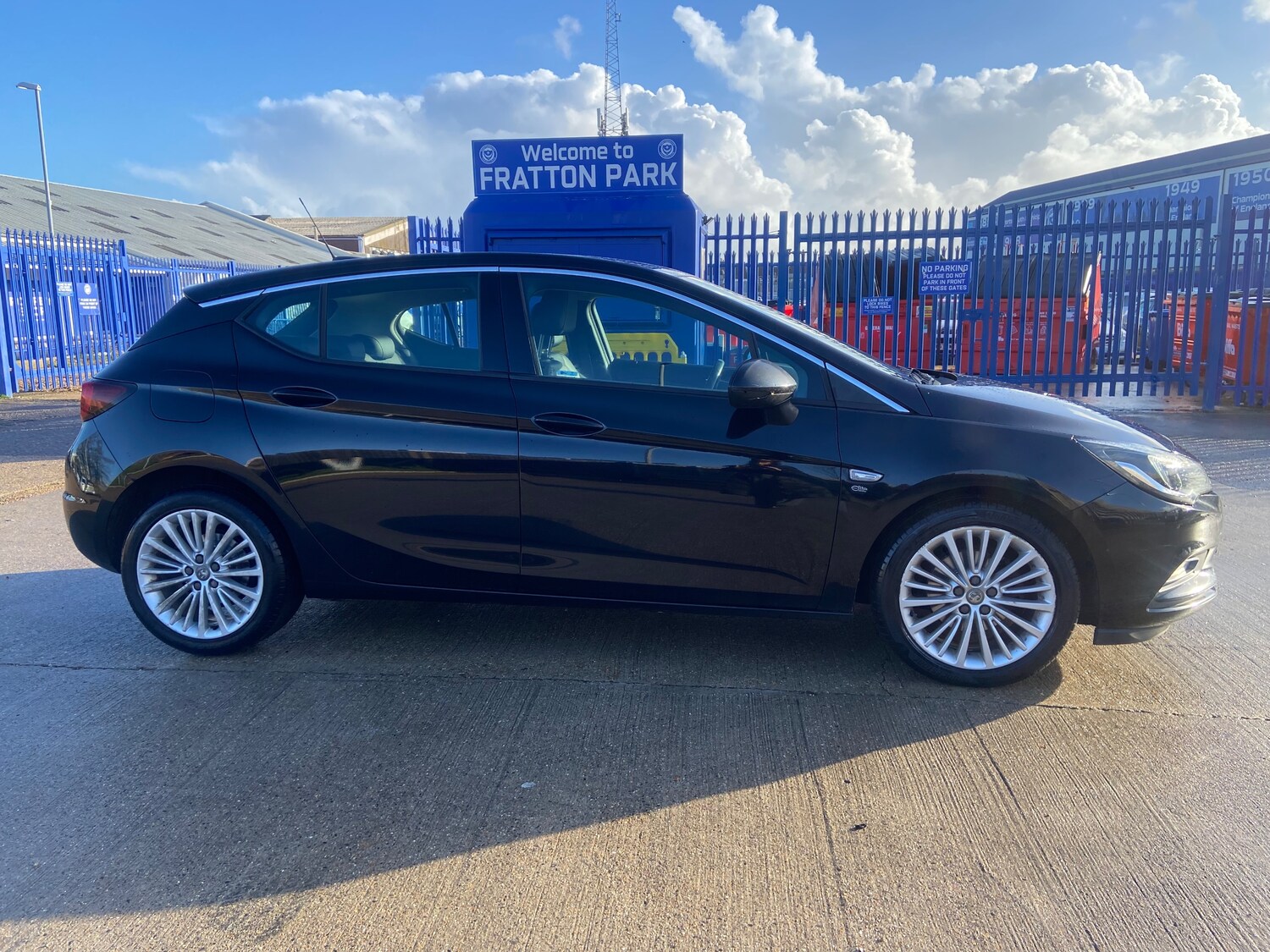 Used Vauxhall Astra 2017 for sale - 76863045: Photo 3