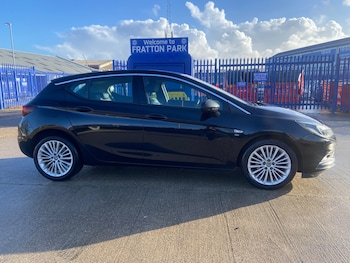 Used Vauxhall Astra 2017 for sale - 76863045: Photo