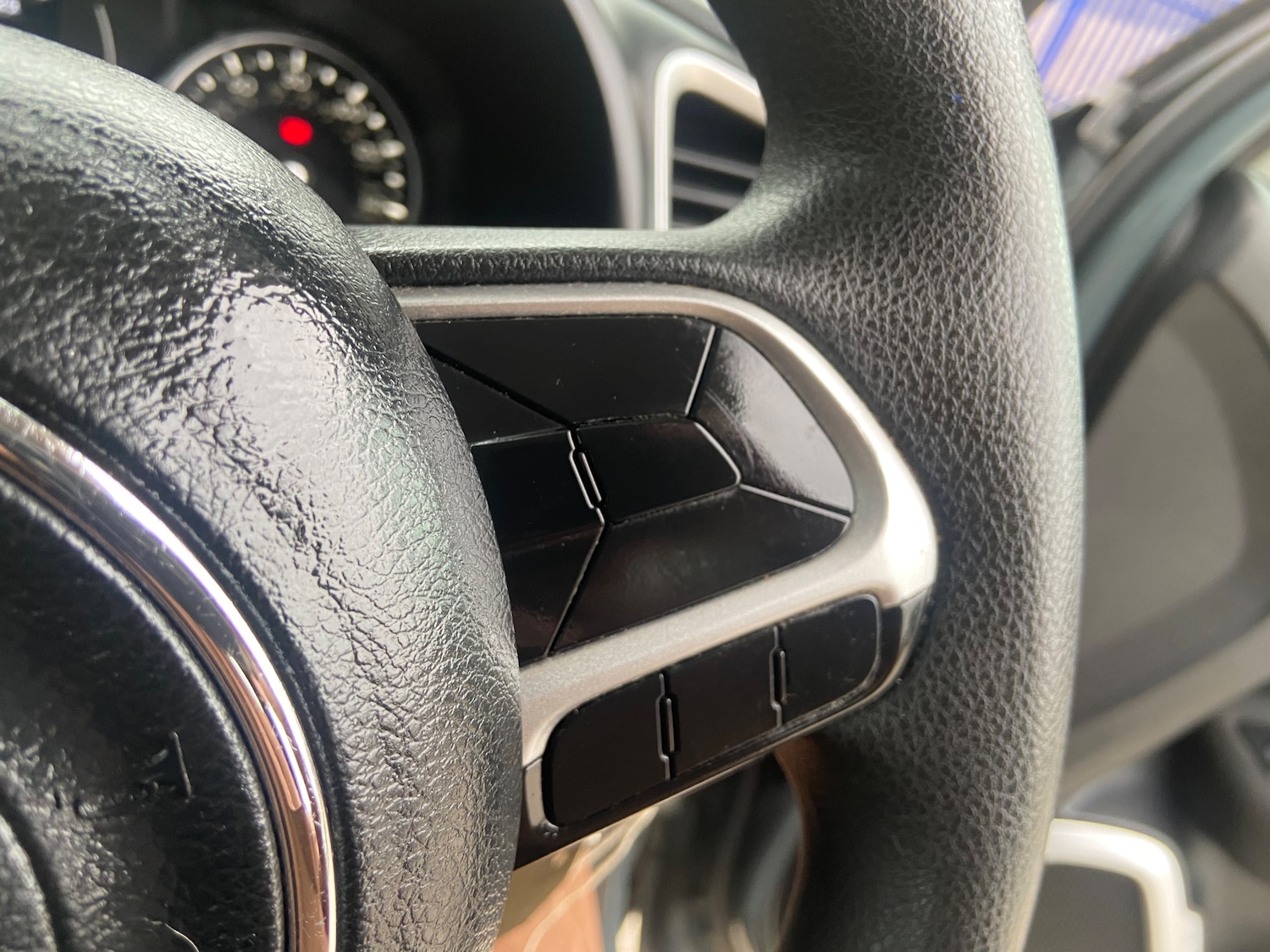 Used Jeep Renegade 2017 for sale - 76402615: Photo 3