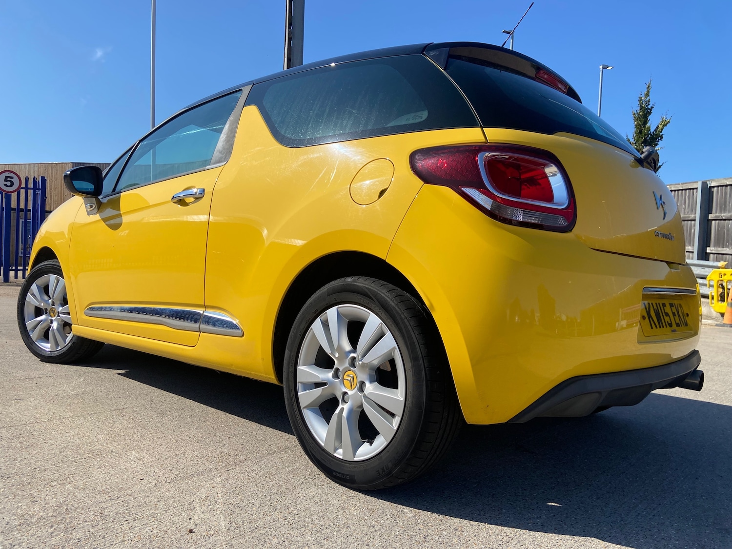 Used Citroen DS3 2015 for sale - 76402591: Photo 2