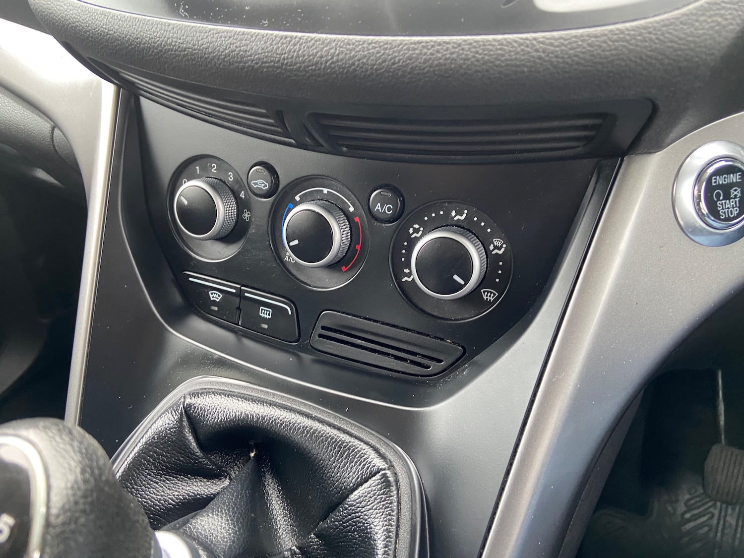 Used Ford Kuga 2014 for sale - 76402599: Photo 23