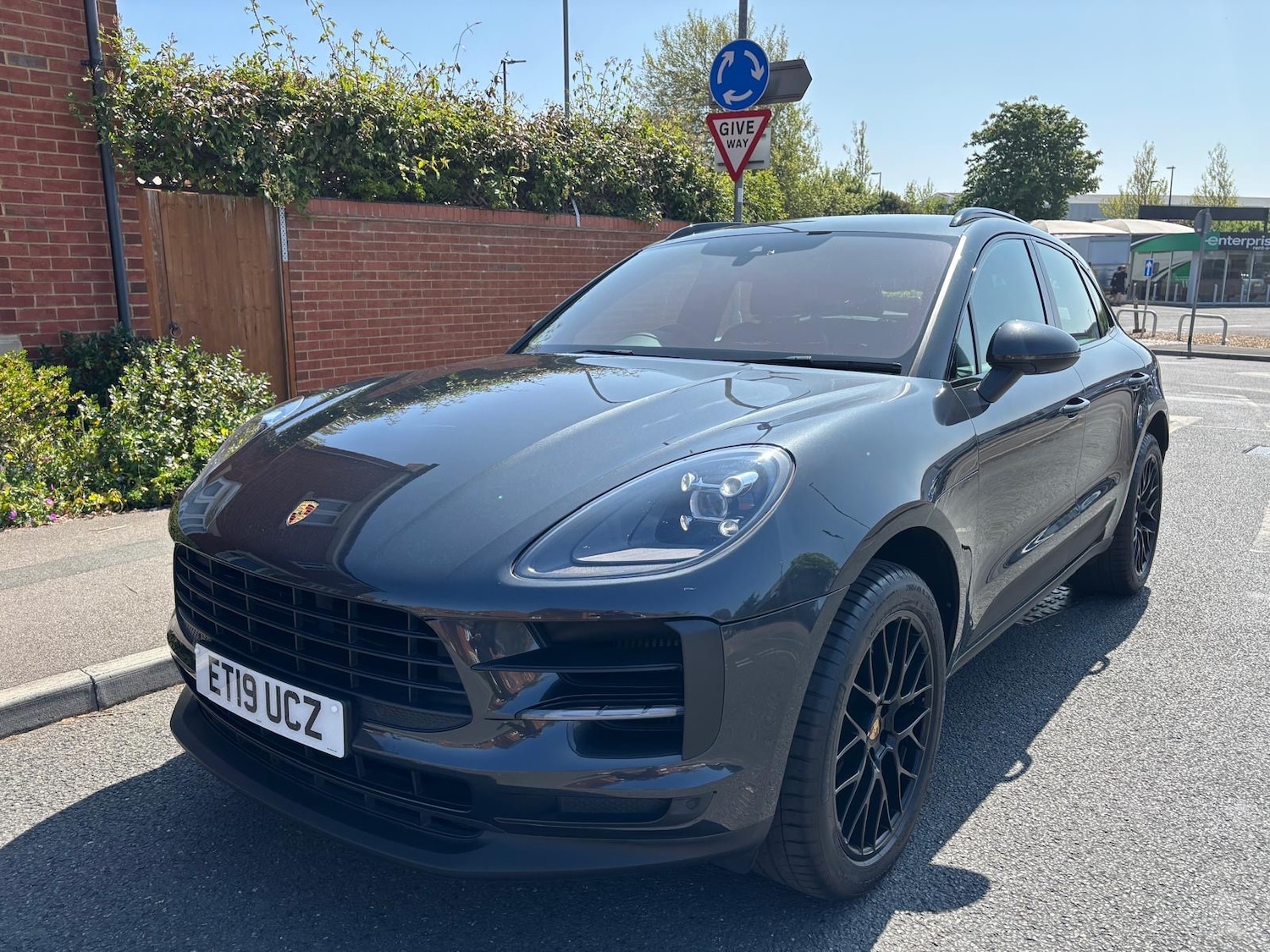 Used Porsche Macan 2019 for sale - 76402618: Photo 2