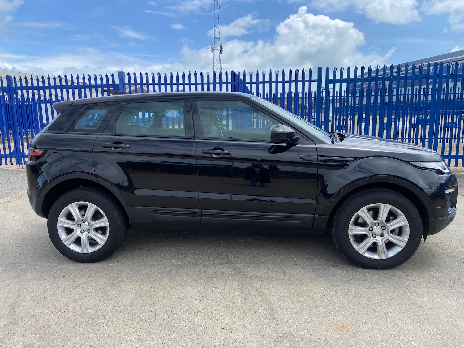 Used Land Rover Range Rover Evoque 2016 for sale - 76402562: Photo 4