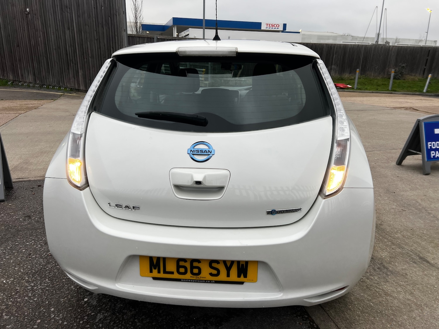 Used Nissan Leaf 2016 for sale - 77026712: Photo 4
