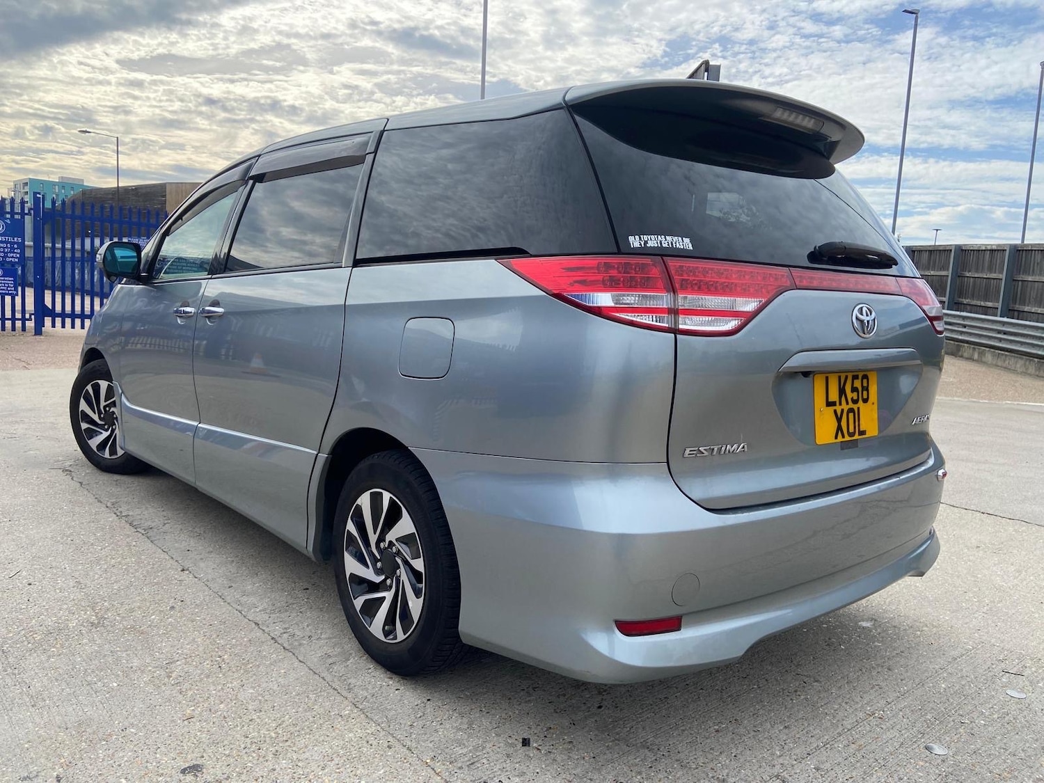 Used Toyota Estima 2021 for sale - 76402609: Photo 4
