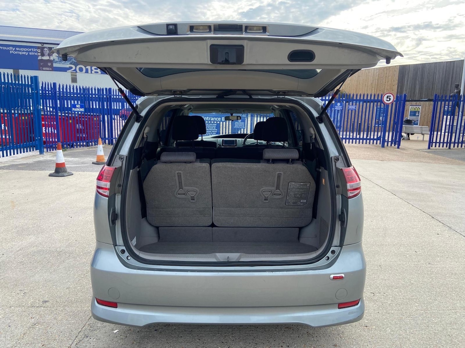 Used Toyota Estima 2021 for sale - 76402609: Photo 6