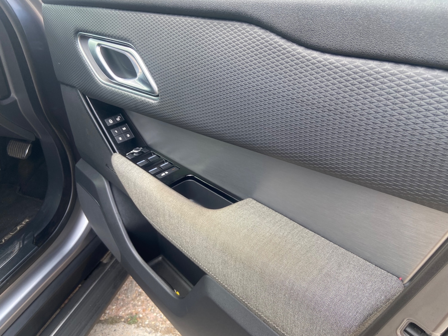 Used Land Rover Range Rover Velar 2019 for sale - 76402581: Photo 26