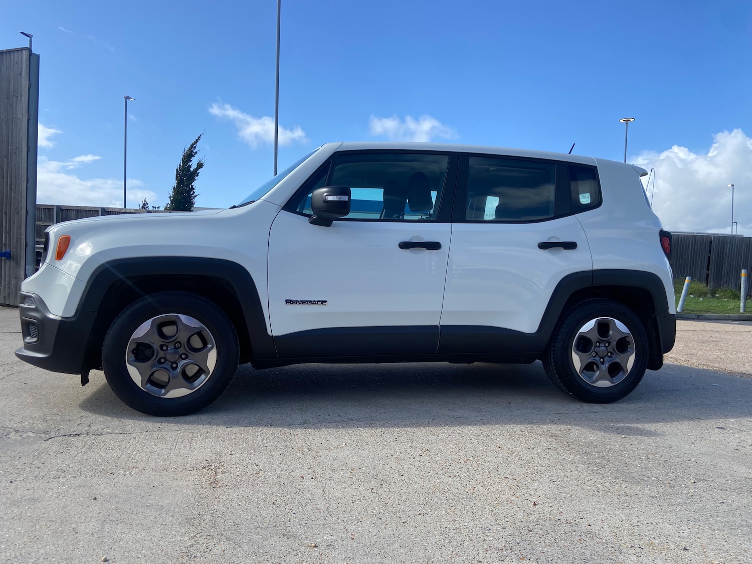 Used Jeep Renegade 2017 for sale - 76402635: Photo 8