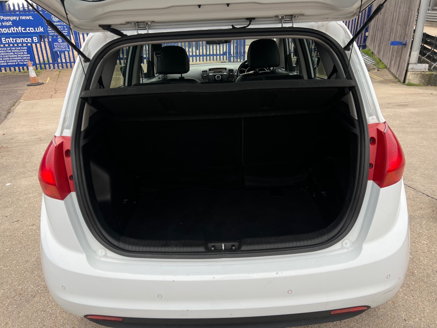 Used Kia Venga for sale - 76616882: Photo 6