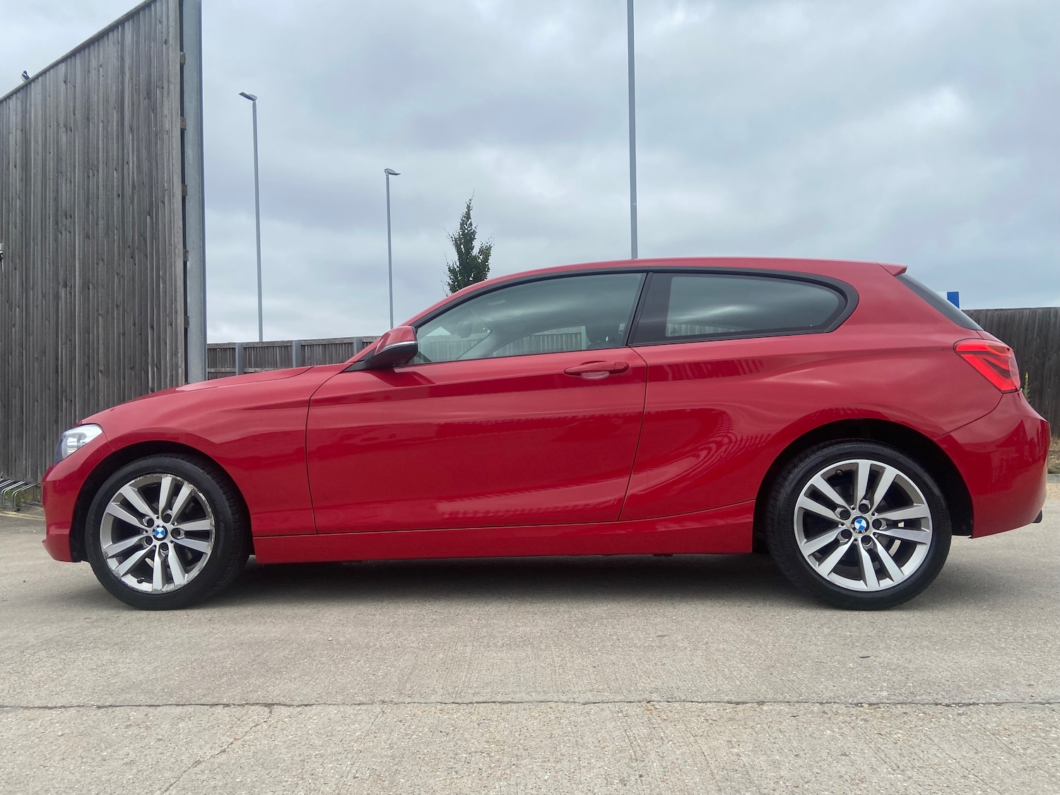 Used BMW 1 Series 2017 for sale - 76402573: Photo 2