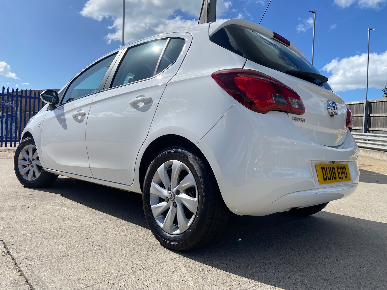Used Vauxhall Corsa 2018 for sale - 76402592: Photo 2