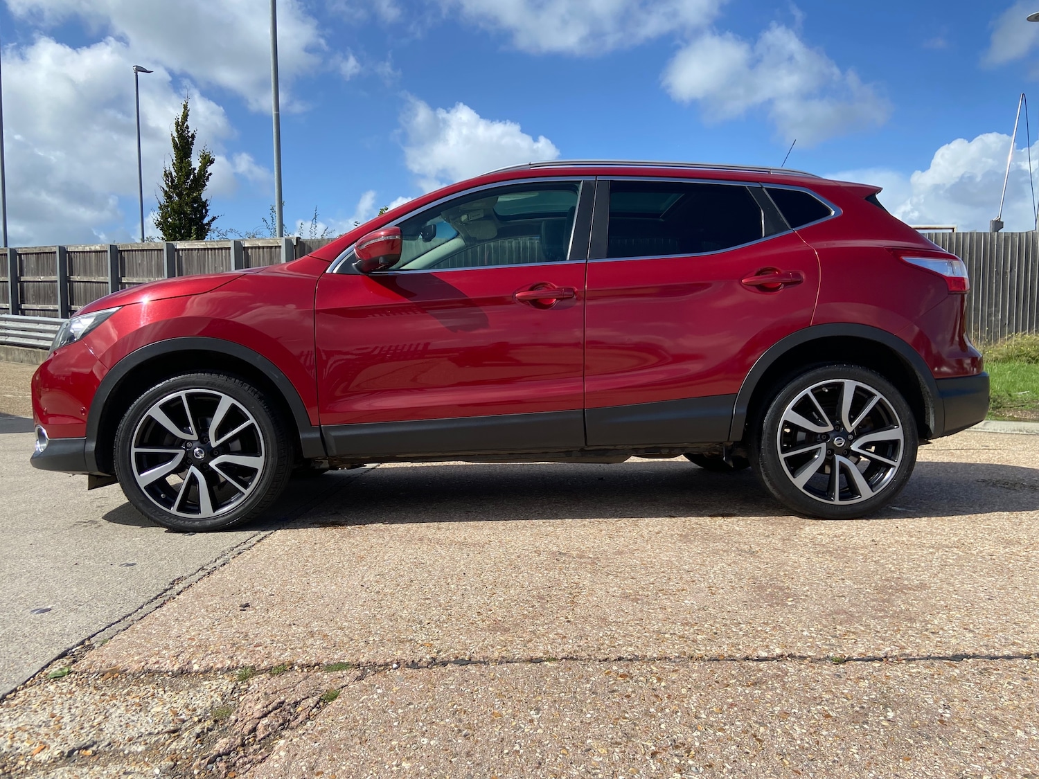 Used Nissan Qashqai 2014 for sale - 76402616: Photo 9