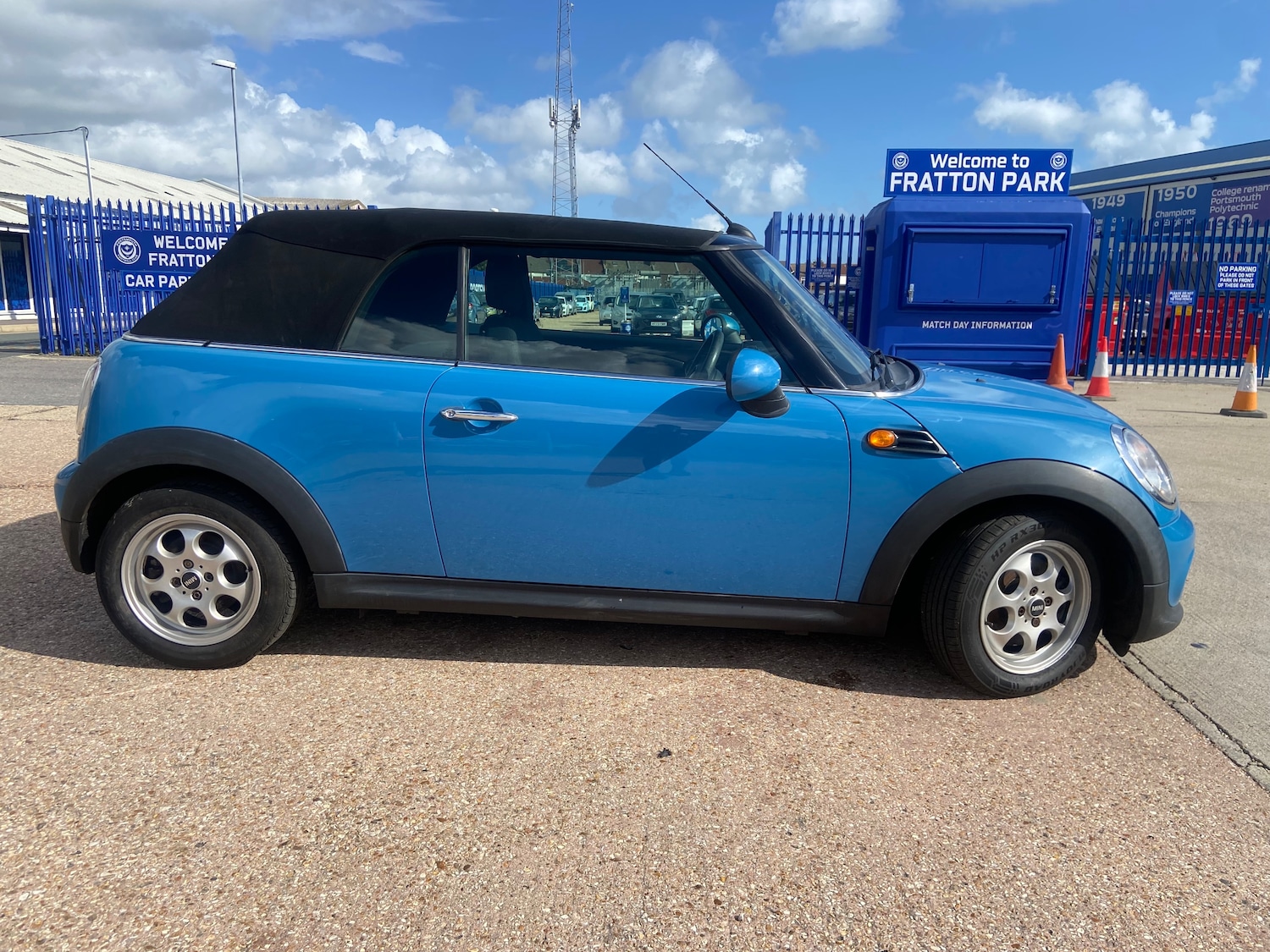 Used MINI Convertible 2014 for sale - 76402561: Photo 25