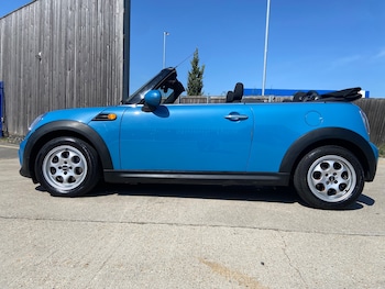 Used MINI Convertible 2014 for sale - 76402561: Photo