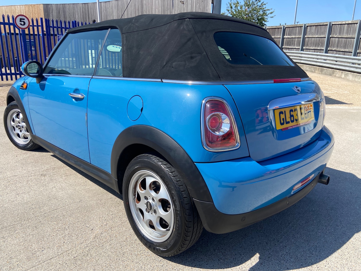 Used MINI Convertible 2014 for sale - 76402561: Photo 9