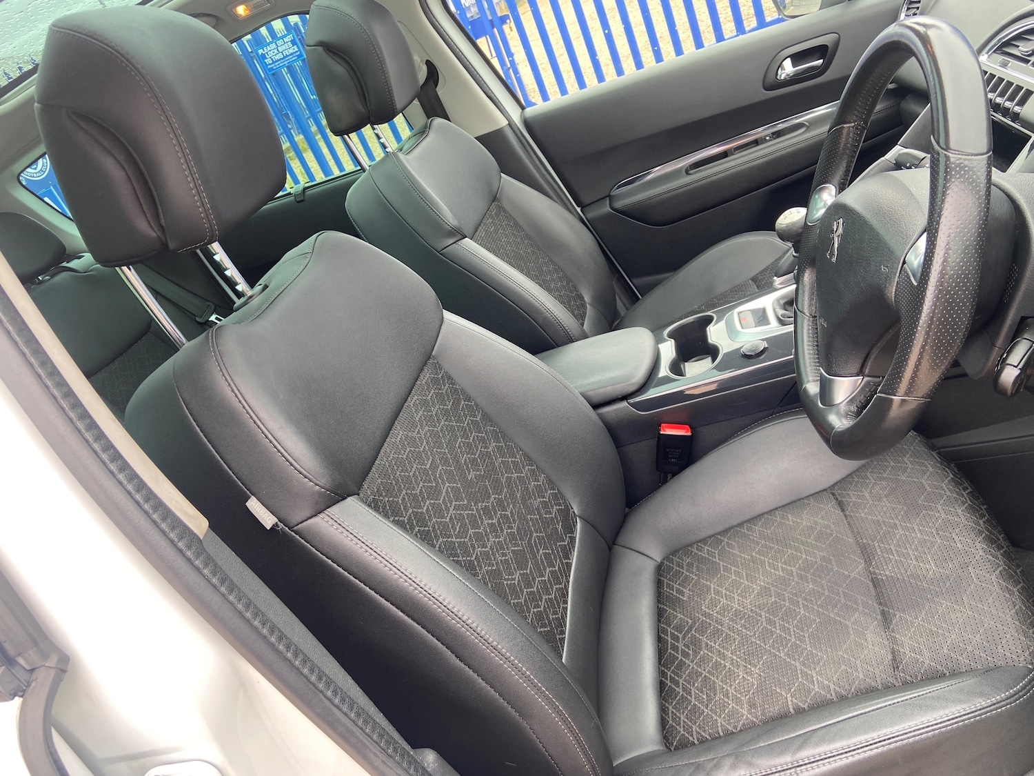 Used Peugeot 3008 2016 for sale - 76402563: Photo 14