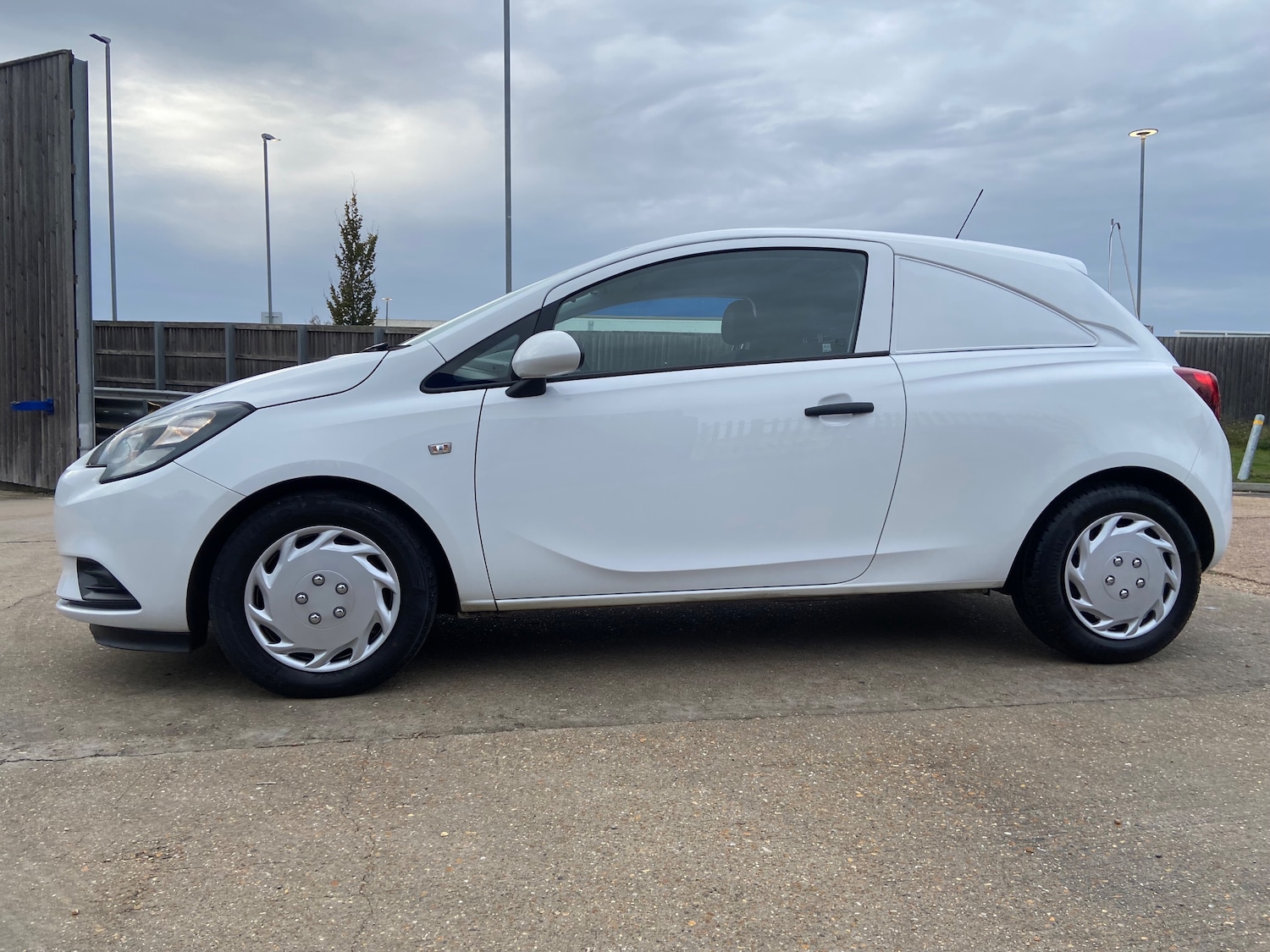 Used Vauxhall Corsa Van 2017 for sale - 76480761: Photo 11
