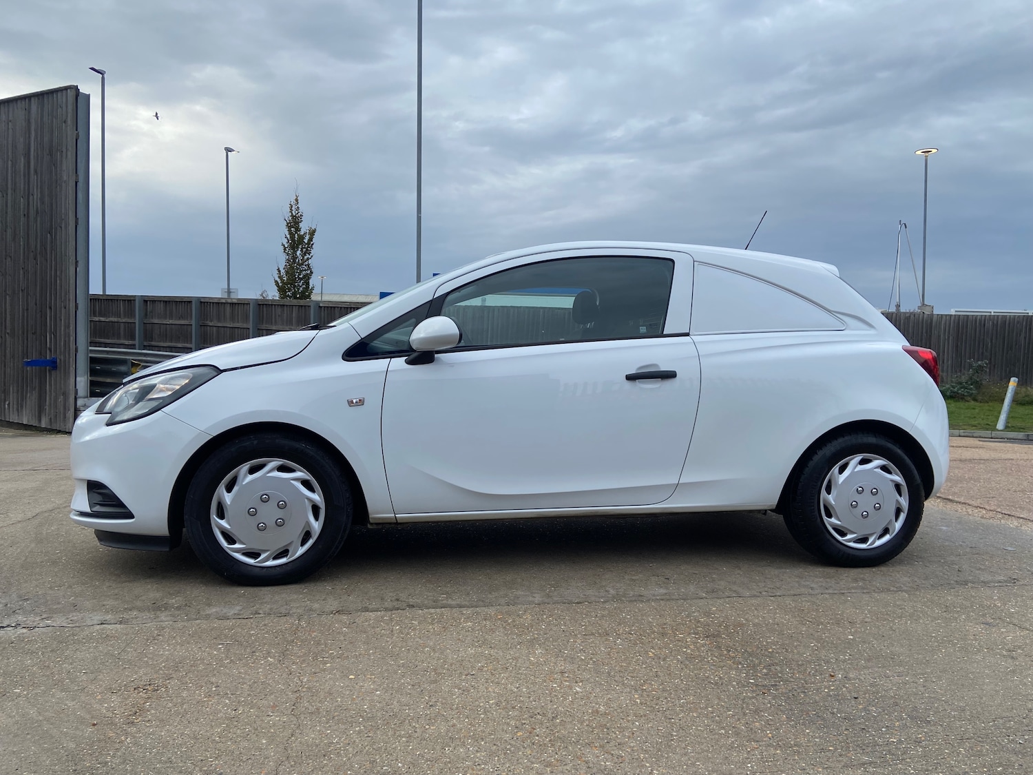 Used Vauxhall Corsa Van 2017 for sale - 76480761: Photo 12