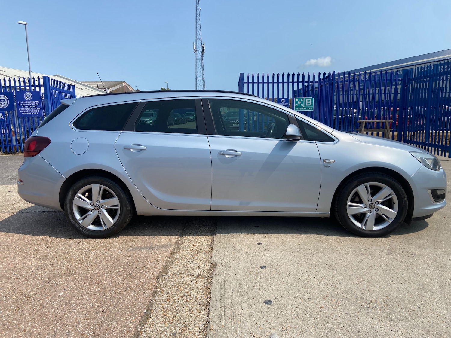 Used Vauxhall Astra 2014 for sale - 76402547: Photo 4