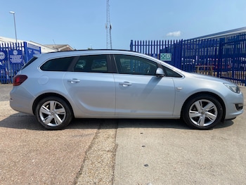 Used Vauxhall Astra 2014 for sale - 76402547: Photo