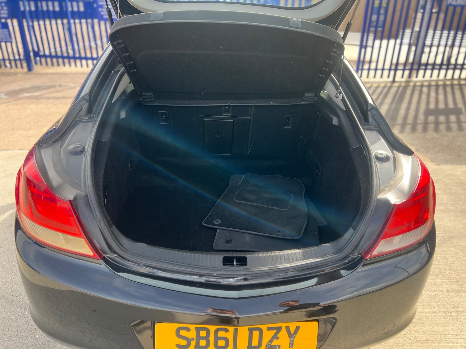 Used Vauxhall Insignia 2011 for sale - 76402643: Photo 18