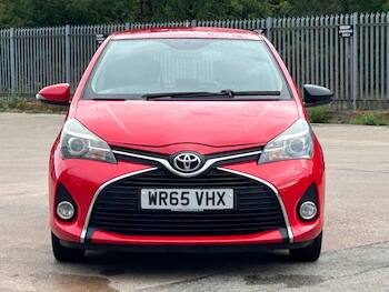 Used Toyota Yaris 2015 for sale - 79883661: Photo