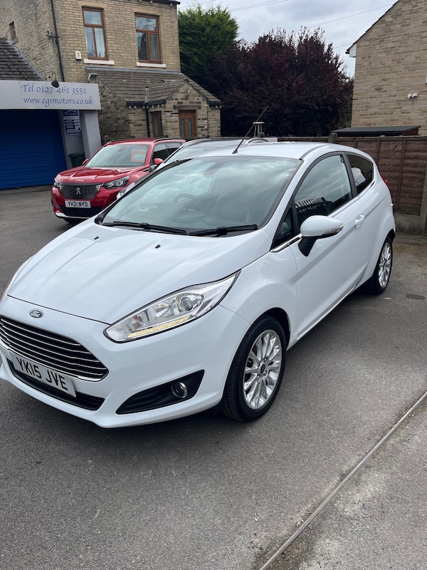 Used Ford Fiesta 2015 for sale - 75643272: Photo 2