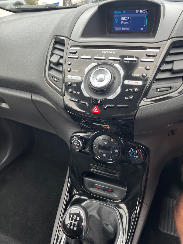 Used Ford Fiesta 2015 for sale - 75643272: Photo 8