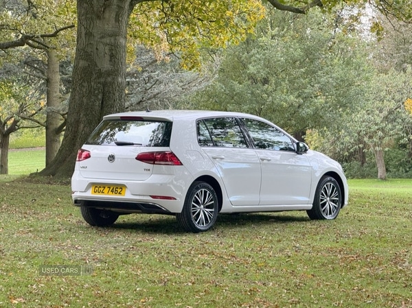 Used Volkswagen Golf 2017 for sale - 76308200: Photo 2