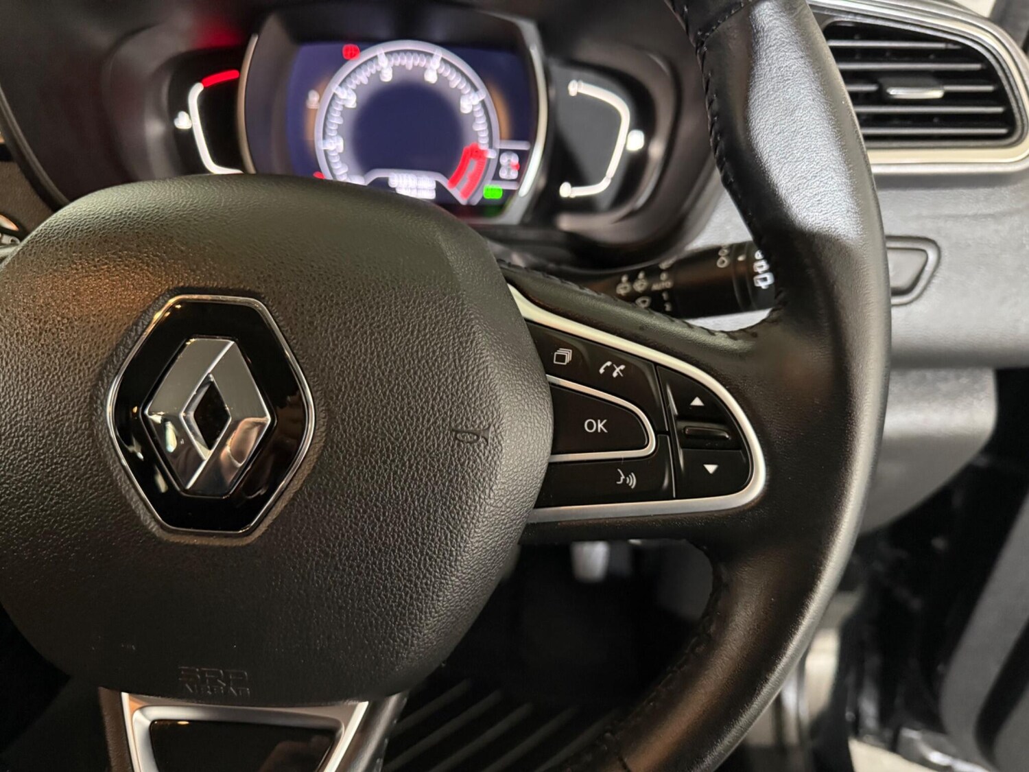 Used Renault Kadjar 2018 for sale - 76409620: Photo 28