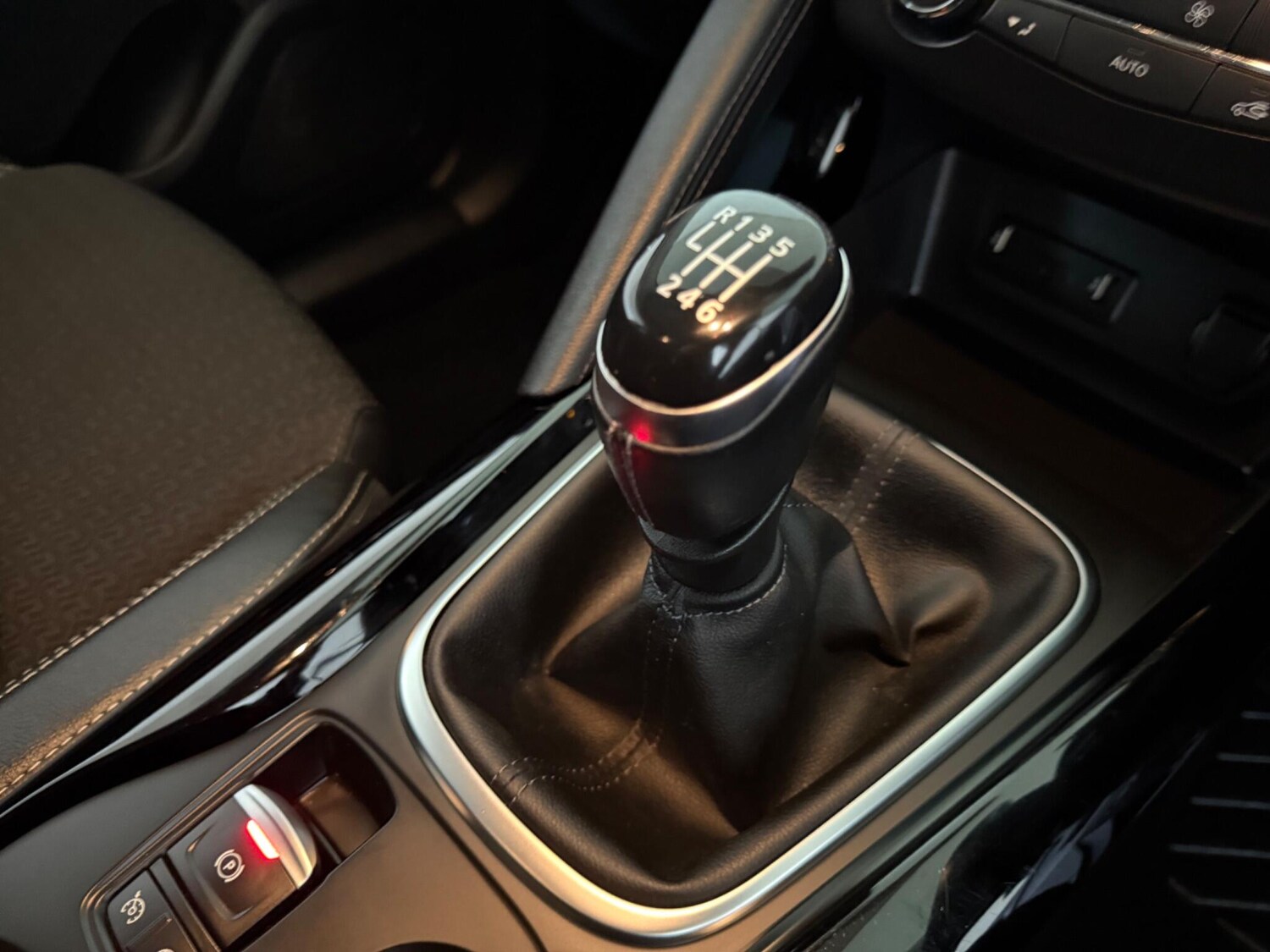 Used Renault Kadjar 2018 for sale - 76409620: Photo 43