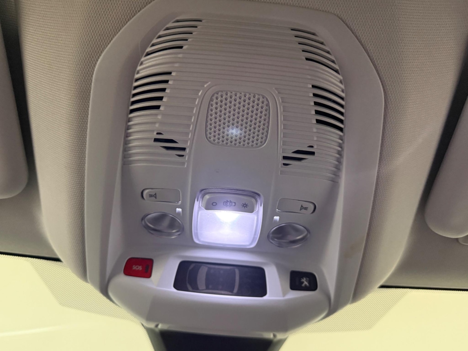 Used Peugeot 3008 2017 for sale - 76408530: Photo 67