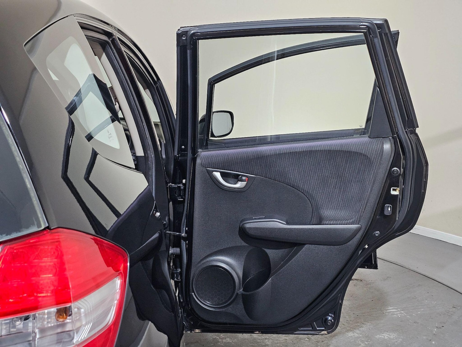 Used Honda Jazz 2011 for sale - 76409178: Photo 25