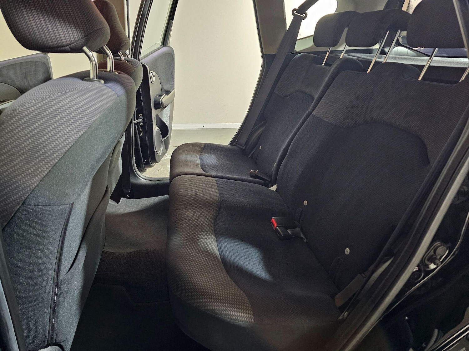 Used Honda Jazz 2011 for sale - 76409178: Photo 30