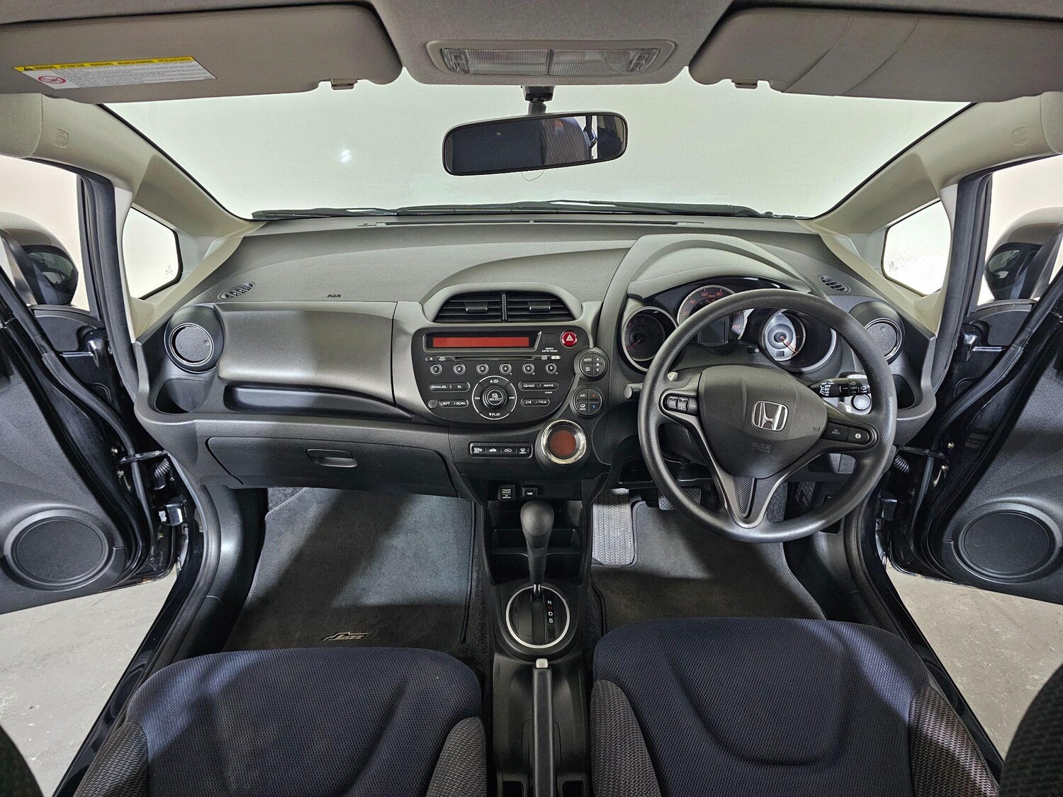 Used Honda Jazz 2011 for sale - 76409178: Photo 31