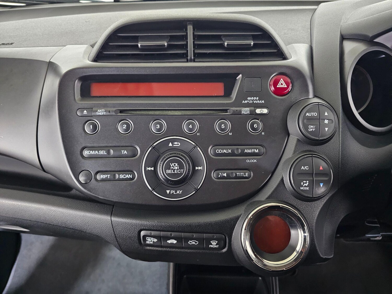 Used Honda Jazz 2011 for sale - 76409178: Photo 38