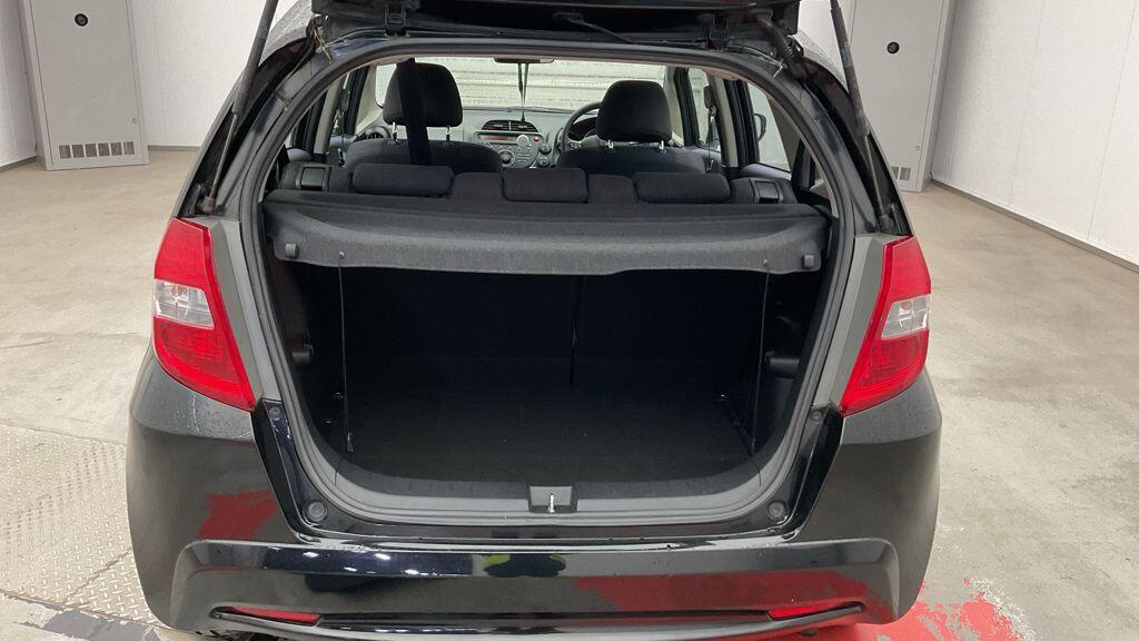 Used Honda Jazz 2011 for sale - 76409178: Photo 8