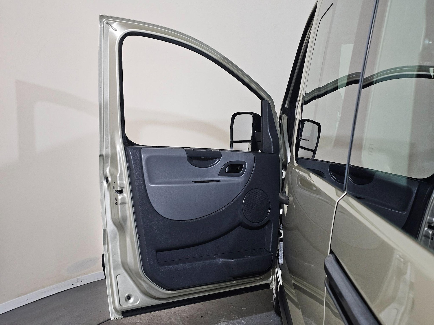 Used Peugeot Expert Tepee 2012 for sale - 76689482: Photo 23