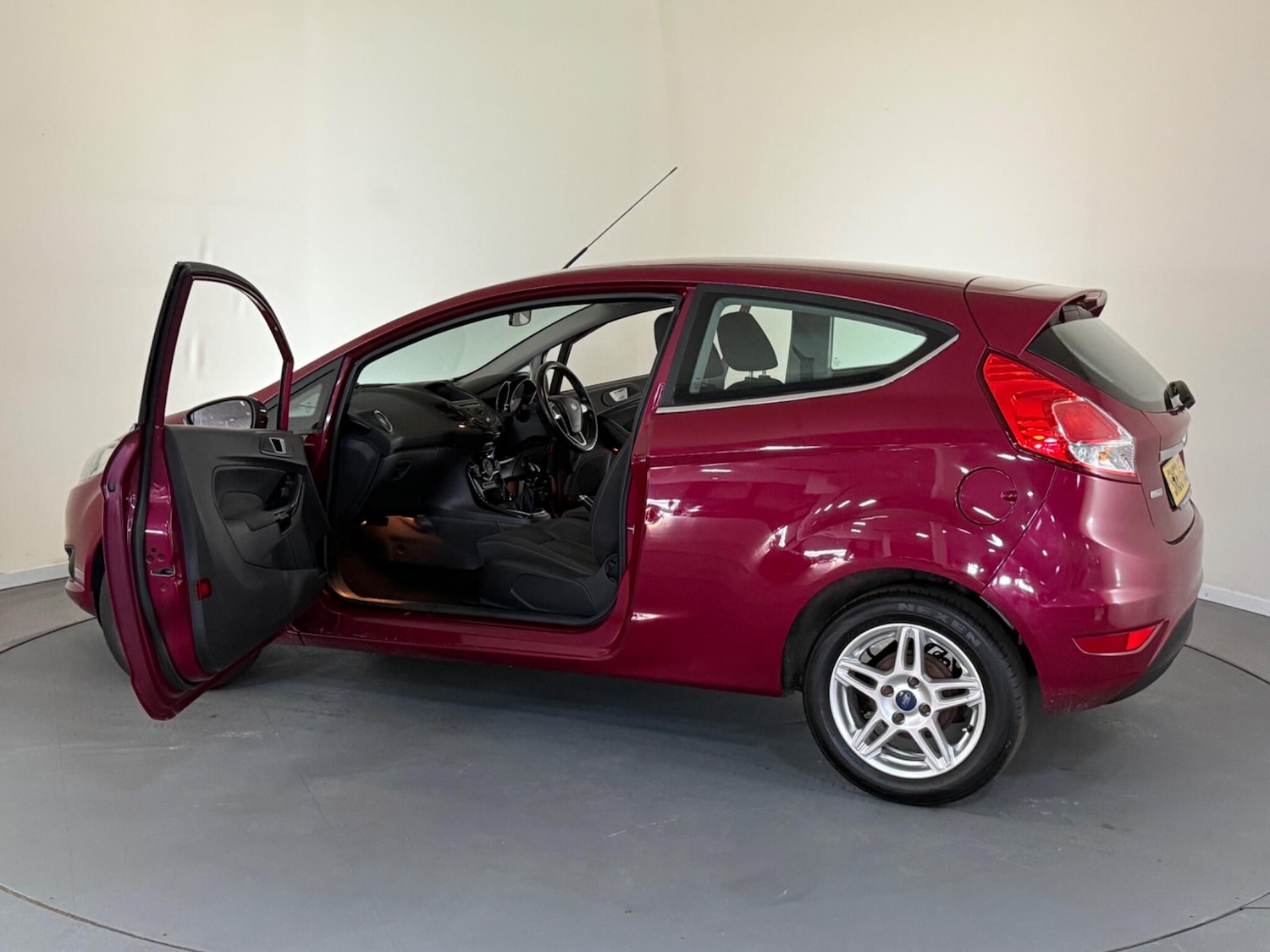 Used Ford Fiesta 2013 for sale - 76409058: Photo 11