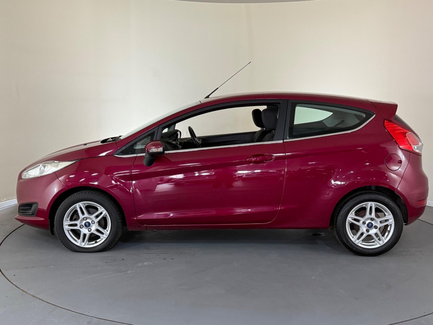 Used Ford Fiesta 2013 for sale - 76409058: Photo 4