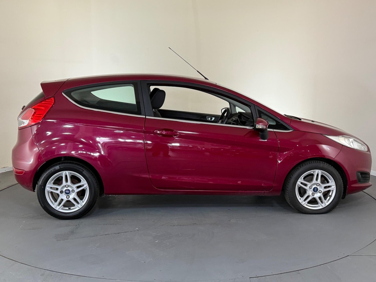 Used Ford Fiesta 2013 for sale - 76409058: Photo 8