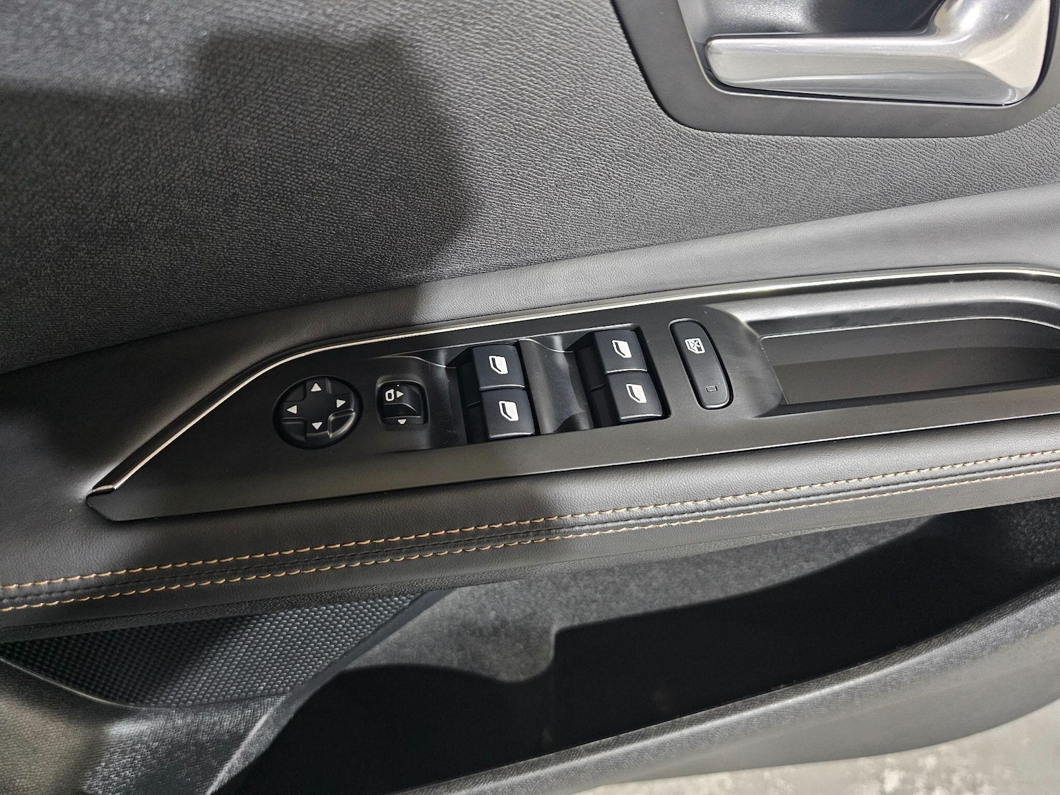 Used Peugeot 3008 2018 for sale - 76585524: Photo 25