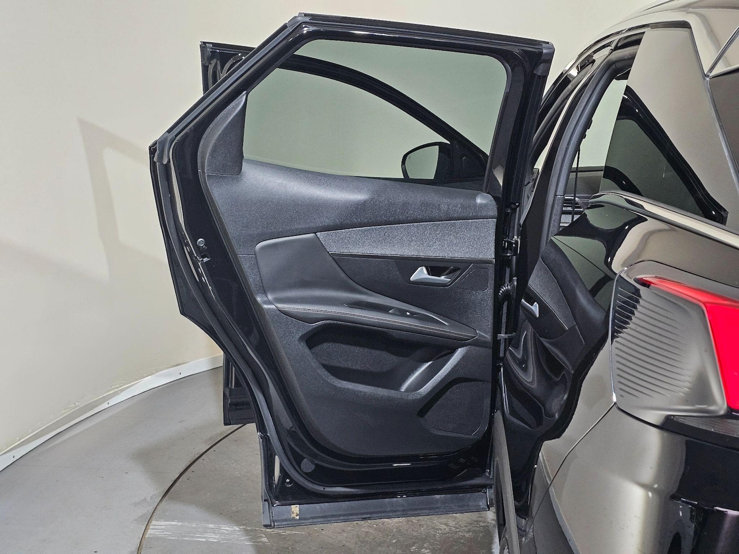 Used Peugeot 3008 2018 for sale - 76585524: Photo 30